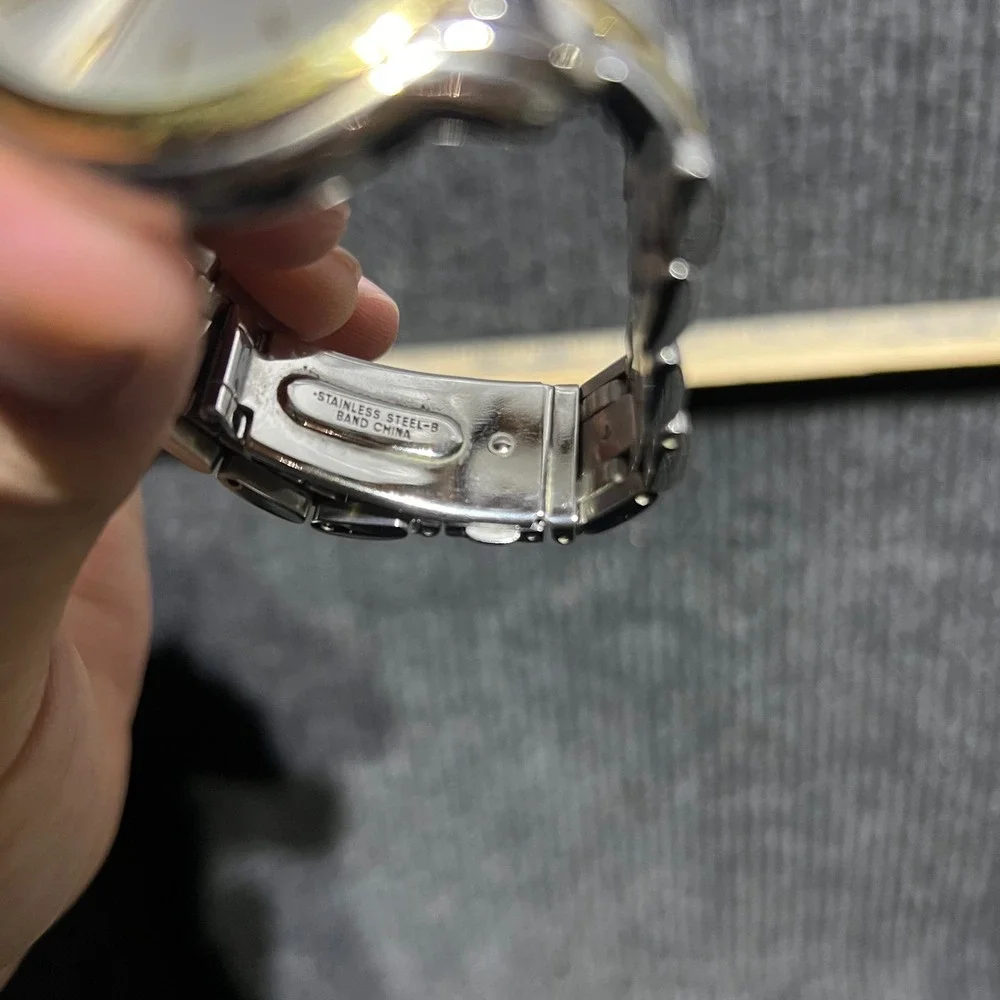 Seiko Kinetic Watch Mens OS Silver Gold Two Tone 5M62-0B20 Date Roman Numeral
